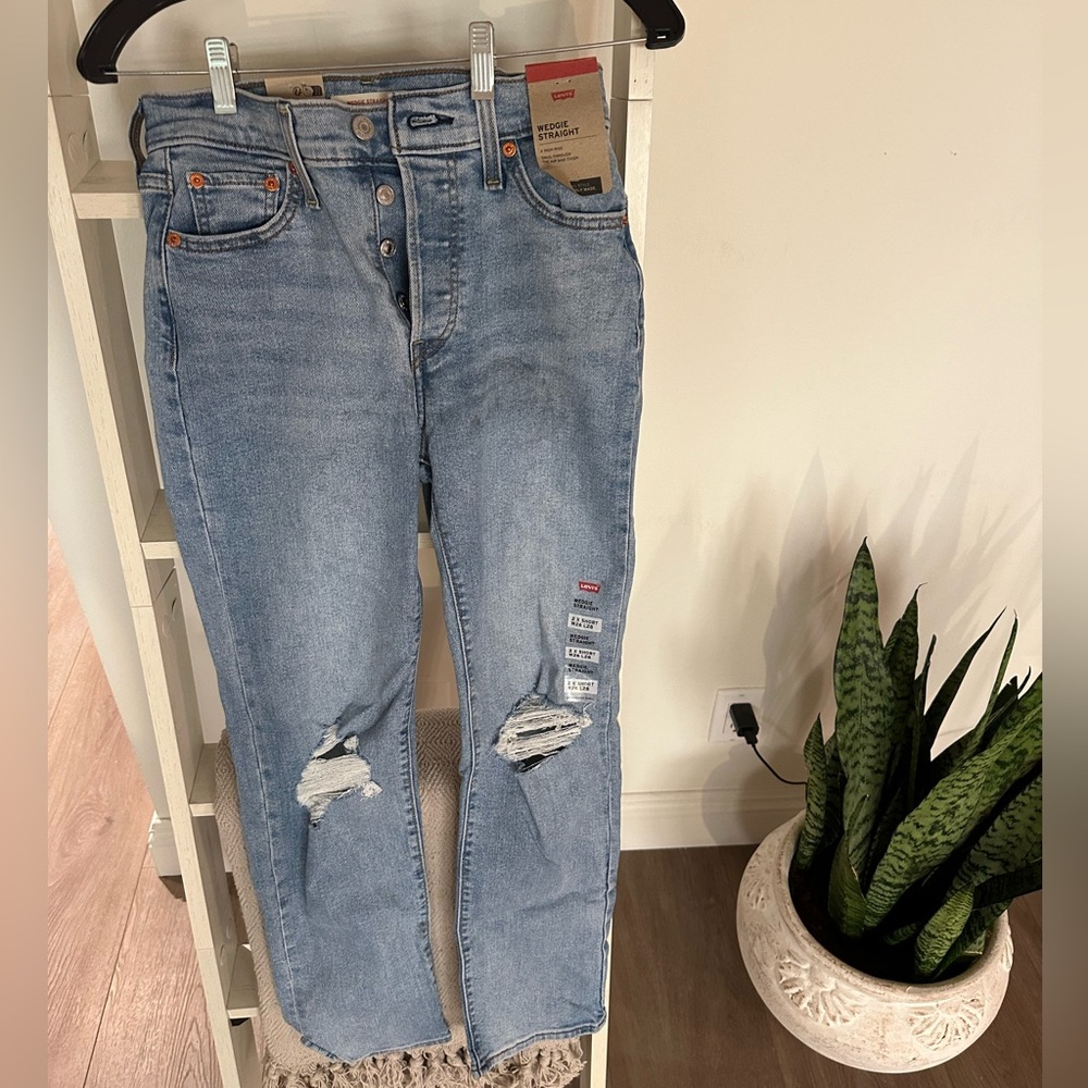 Levi’s high rise jeans